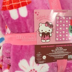 Hello Kitty Valentines pink flower bouquet FULL/QUEEN  size blanket